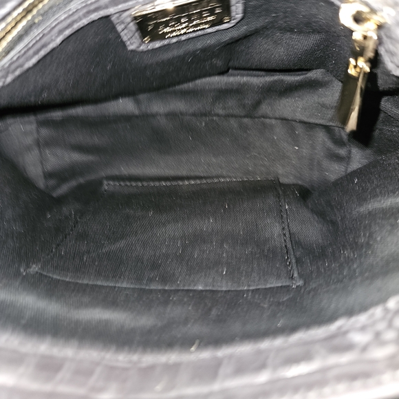 Black and Gold Crossbody Bag with Croc-Embossed Texture - Picture 5 of 5